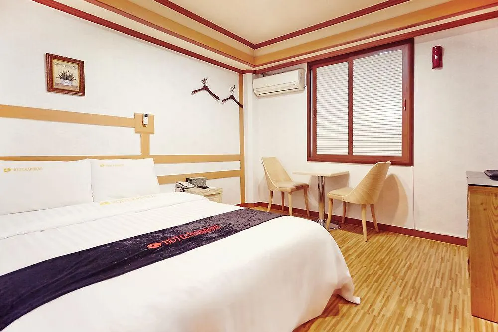 Rainbow Hotel Seoul 2*,