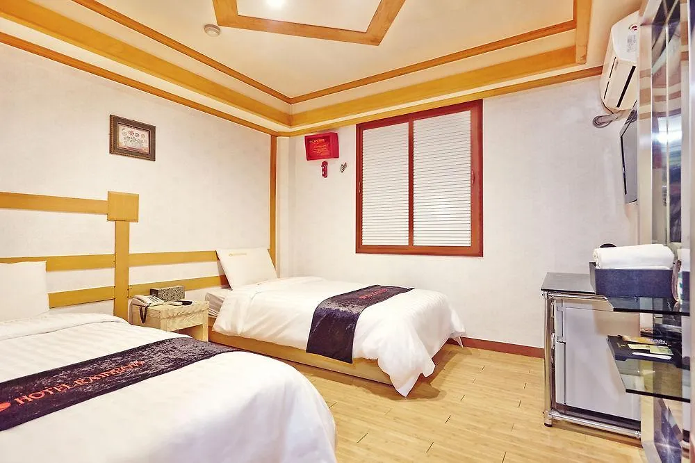 **  Rainbow Hotel Seoul South Korea