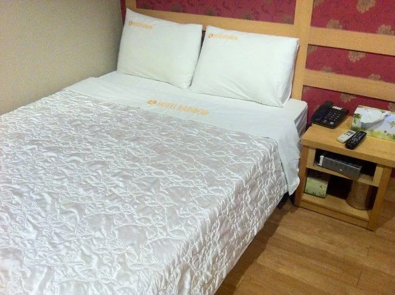 Rainbow Hotel Seoul 2*,