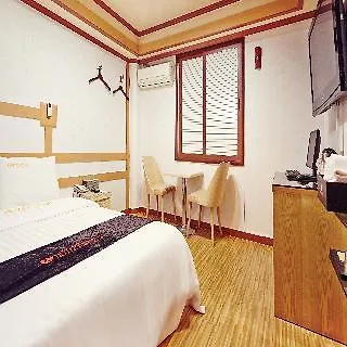 Rainbow Hotel Seoul 2*,