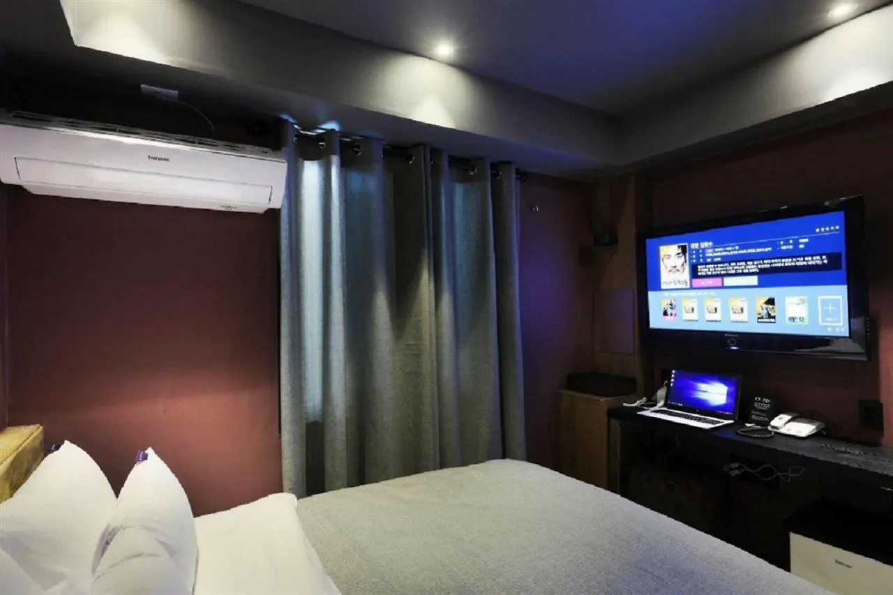 **  Rainbow Hotel Seoul South Korea